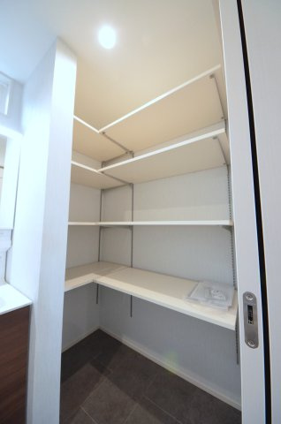 吉島西一丁目の収納|洗面所に収納スペースがあります