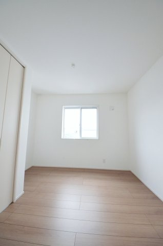 吉島西一丁目の洋室|全居室収納スペース有、お部屋が広く綺麗に使えます