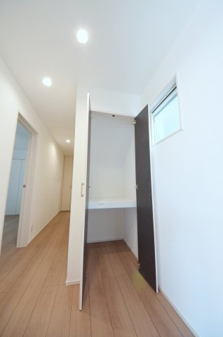 吉島西一丁目の収納|廊下にも収納スペースがあります