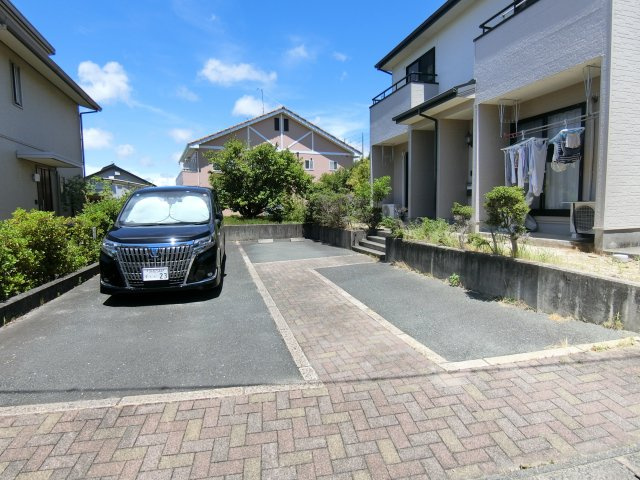 コリーヌの駐車場