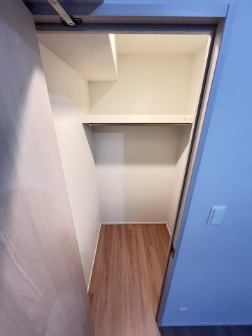 大阪市城東区関目３丁目の賃貸マンションの収納