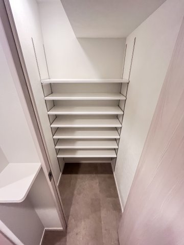 大阪市城東区関目３丁目の賃貸マンションの玄関