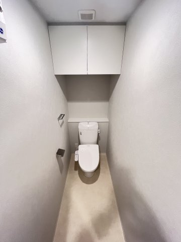 大阪市城東区関目３丁目の賃貸マンションのトイレ