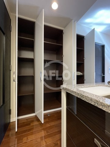 BELISTAタワー福島の収納|BELISTAタワー福島　リビング収納