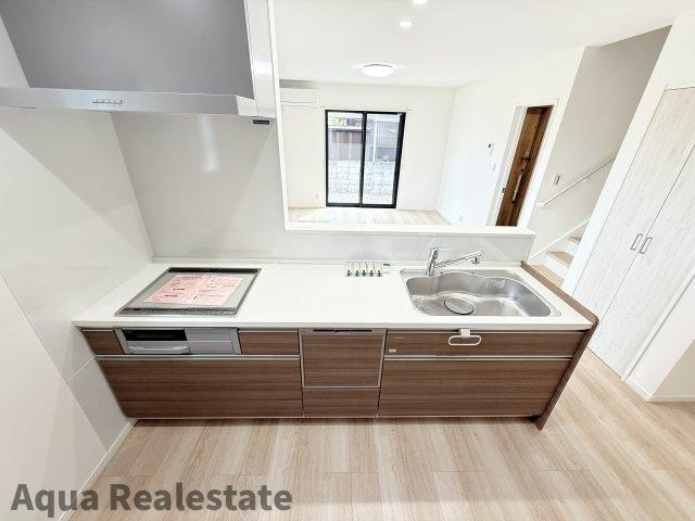 綾歌郡綾川町畑田の新築一戸建のキッチン|コンパクトなキッチンで掃除もラクラク