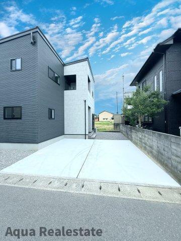 綾川町畑田　未入居モデルハウスの前面道路含む現地写真|前面道路含む現地写真です