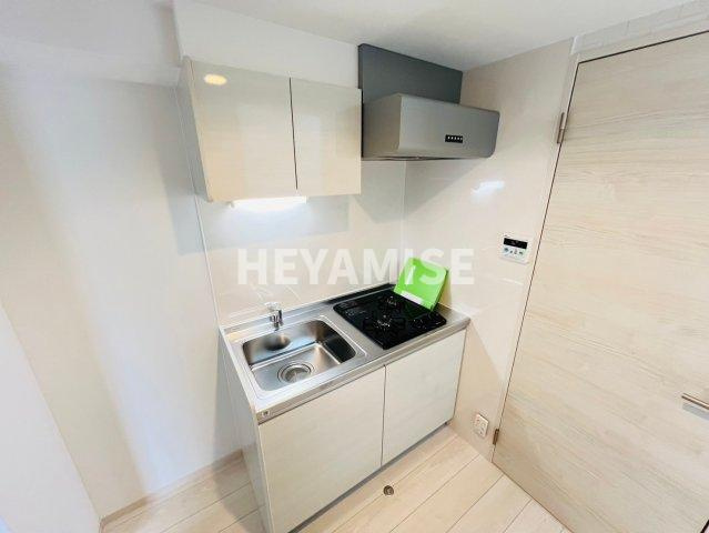 modern palazzo大村litmusのキッチン