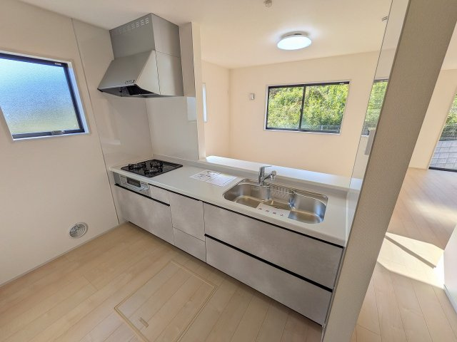 八王子市　下恩方町　新築一戸建て　１８期のキッチン|～使い勝手の良いシステムキッチン～