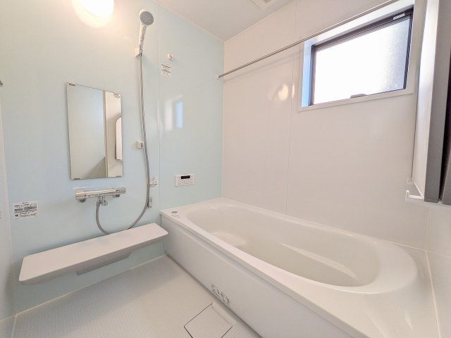 八王子市　下恩方町　新築一戸建て　１８期の浴室|～のびのびくつろげるバスルーム　１日の締めくくりに癒やしのバスタイムを～