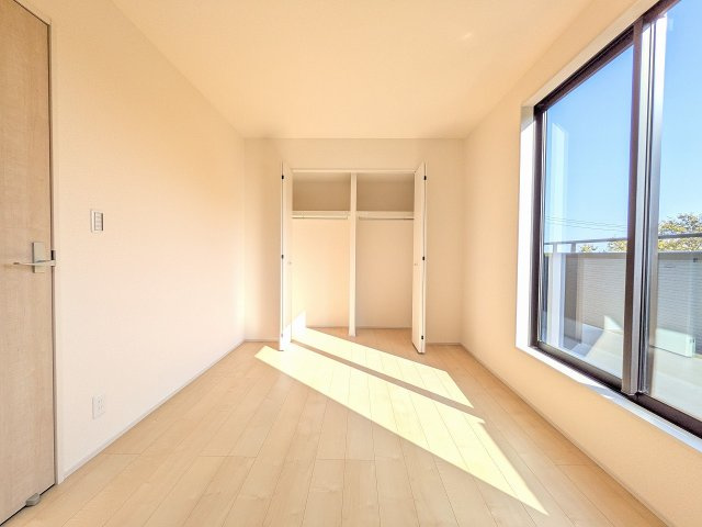 八王子市　下恩方町　新築一戸建て　１８期の収納|～収納力の高いクローゼット完備～