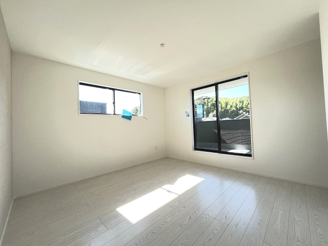 【寝室】 | 糟屋郡志免町志免中央3丁目1期　2号棟（全2棟）【仲介手数料無料・0円】 | 現地写真。2階主寝室です。