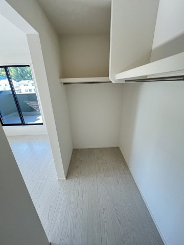 【収納】 | 糟屋郡志免町志免中央3丁目1期　2号棟（全2棟）【仲介手数料無料・0円】 | 現地写真。ウォークインクローゼットです。