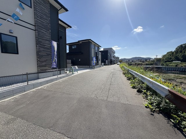 【その他】 | 糟屋郡志免町志免中央3丁目1期　2号棟（全2棟）【仲介手数料無料・0円】 | 現地写真。前面道路です。