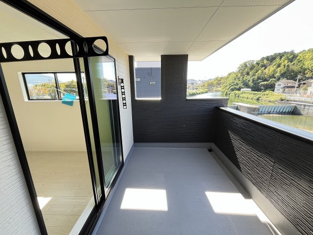 【バルコニー】 | 糟屋郡志免町志免中央3丁目1期　2号棟（全2棟）【仲介手数料無料・0円】 | 現地写真。インナーバルコニーです。