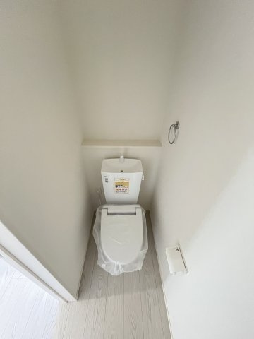 【トイレ】 | 糟屋郡志免町志免中央3丁目1期　2号棟（全2棟）【仲介手数料無料・0円】 | 現地写真。2階にもトイレです。