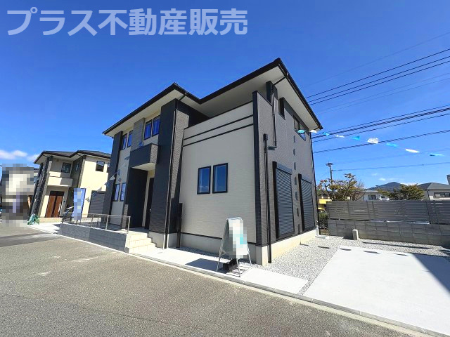 【外観】 | 糟屋郡志免町志免中央3丁目1期　2号棟（全2棟）【仲介手数料無料・0円】 | 現地写真。プラス不動産販売なら、現場の全ての棟をまとめてご見学頂けます。