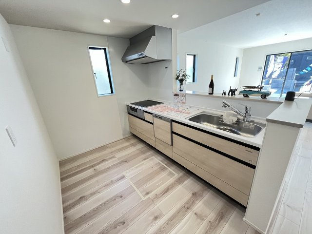 【キッチン】 | 糟屋郡志免町志免中央3丁目1期　2号棟（全2棟）【仲介手数料無料・0円】 | 現地写真。