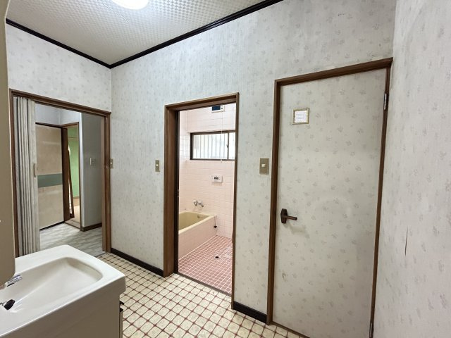 羽ノ浦町中庄川原畑中古物件の脱衣所