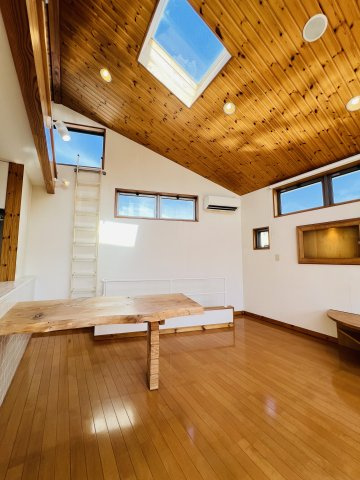 鎌倉、緑と風とデザインと。のダイニング