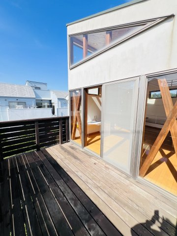 鎌倉、緑と風とデザインと。のバルコニー