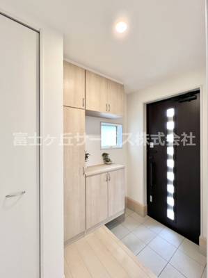 【玄関】 | 富士宮市山宮 新築一戸建て 2号棟 | 毎日通る玄関はこちらです