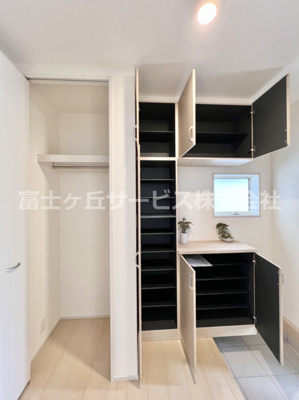 【収納】 | 富士宮市山宮 新築一戸建て 2号棟 | 便利な収納スペースです