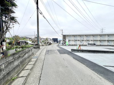 【前面道路含む現地写真】 | 富士宮市山宮 新築一戸建て 3号棟 | 前面道路含む現地写真です
