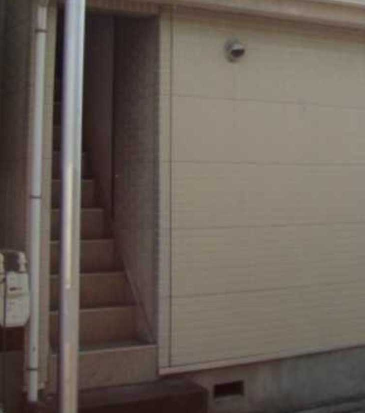 トミタハイツ　敷金０　最上階　角部屋のエントランス