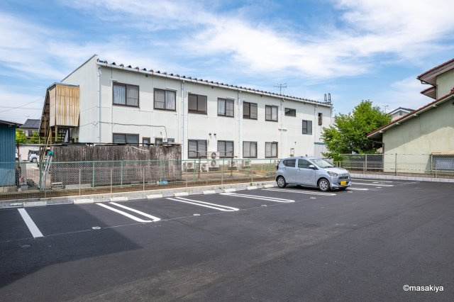 トリシア高田の駐車場