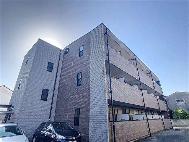 アンプルールフェール18