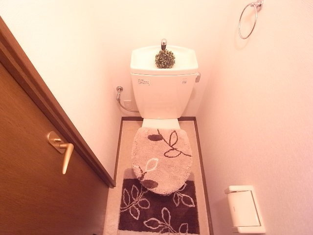 アンプルールフェール18の玄関