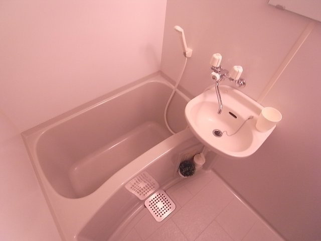 アンプルールフェール18の浴室