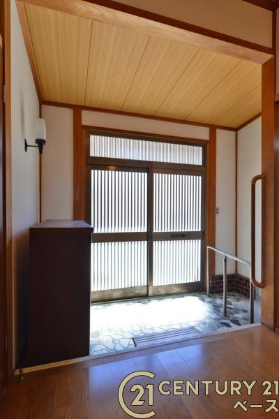 橿原市観音寺町　一戸建の玄関