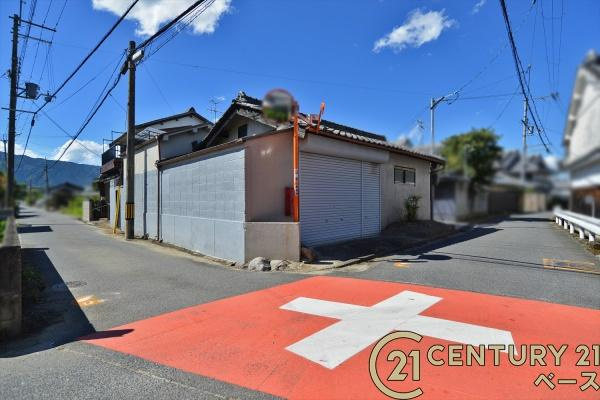 橿原市観音寺町　一戸建の前面道路含む現地写真