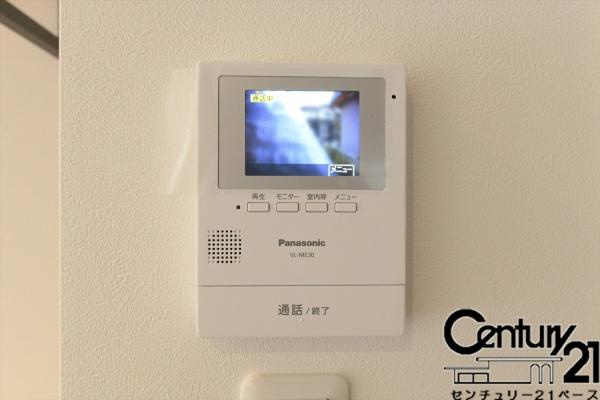 橿原市山之坊町 ／一戸建の内装|■現地撮影写真■ＴＶモニター付きインターホンで防犯対策もバッチリ！来客も一目でわかり安心です！