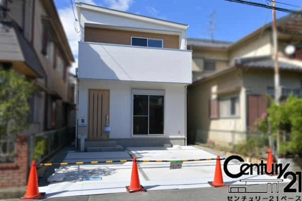 橿原市山之坊町 ／一戸建の外観|■現地撮影写真■陽当たり良好な南向き物件！お気軽にお問い合わせください！■