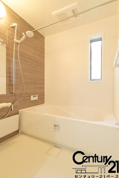 橿原市山之坊町 ／一戸建の浴室|■現地撮影写真■追い炊き機能完備のゆったりくつろげるバスルームです！