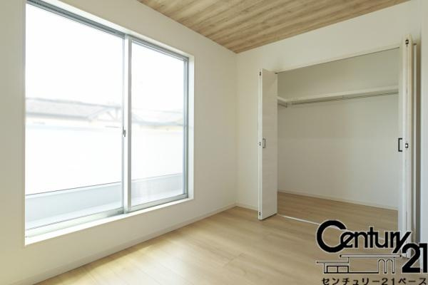 橿原市山之坊町 ／一戸建の収納|■広々としたＷＣＬを完備！大きな荷物も楽々収納！■