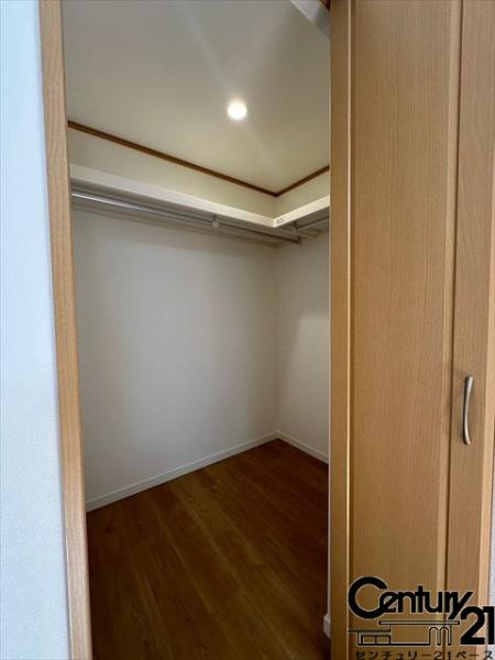 香芝市五位堂１丁目　一戸建の収納|■現地撮影写真■広々としたＷＩＣを完備！大きな荷物も楽々収納！