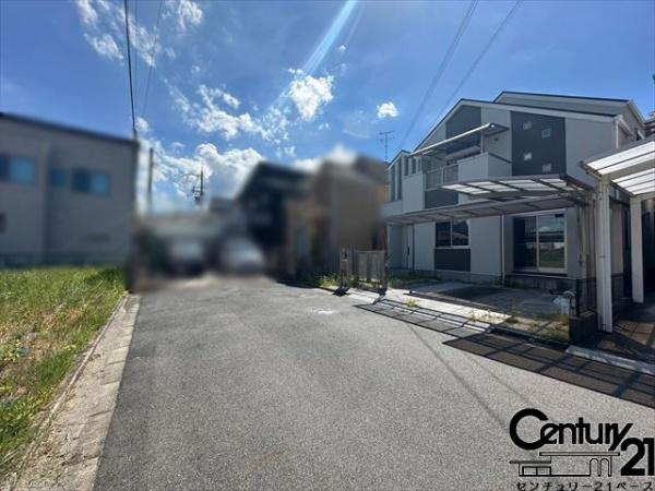 香芝市五位堂１丁目　一戸建の前面道路含む現地写真|■現地撮影写真■スーパーなど商業施設が徒歩圏内に近接！