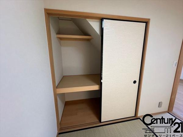 香芝市五位堂１丁目　一戸建の収納|■現地撮影写真■和室にも便利な収納スペースを完備！