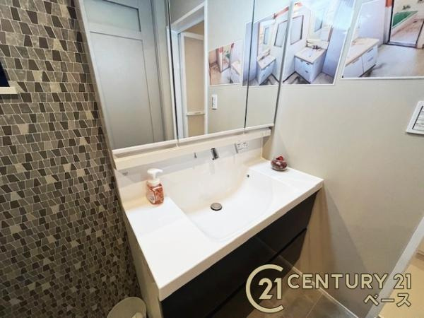 香芝市西真美３丁目　一戸建の独立洗面台