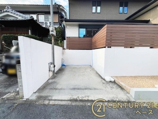 香芝市西真美３丁目　一戸建の駐車場