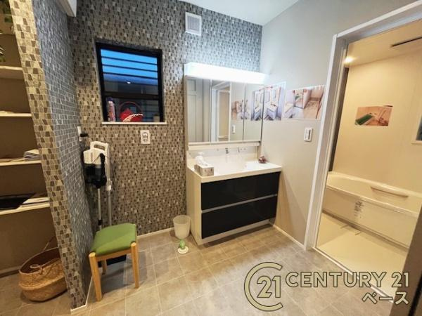 香芝市西真美３丁目　一戸建の独立洗面台