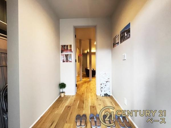 香芝市西真美３丁目　一戸建の玄関