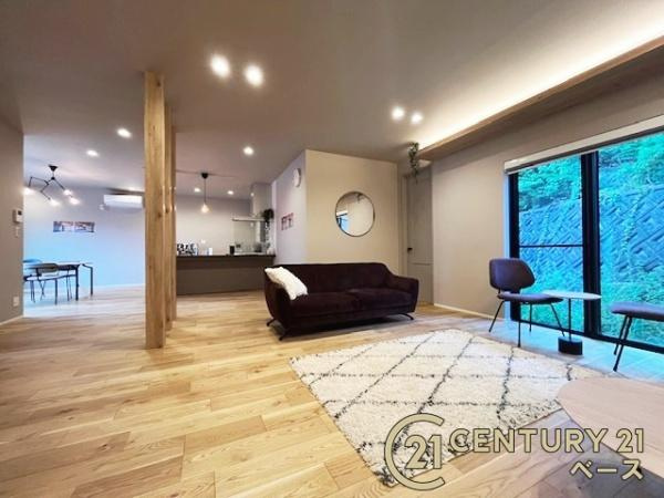 香芝市西真美３丁目　一戸建の居間・リビング