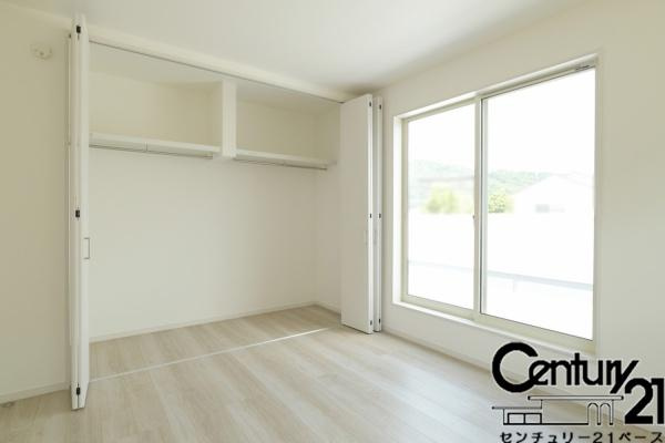 桜井市三輪 ２号地 ／一戸建の収納|■現地撮影写真■全居室に広々収納スペース完備！