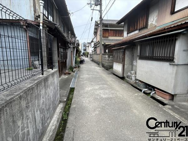 大和高田市旭南町　建築条件なし土地の前面道路含む現地写真|■現地撮影写真■小中学校が徒歩圏内に近接！子育て家族も安心の住環境です！