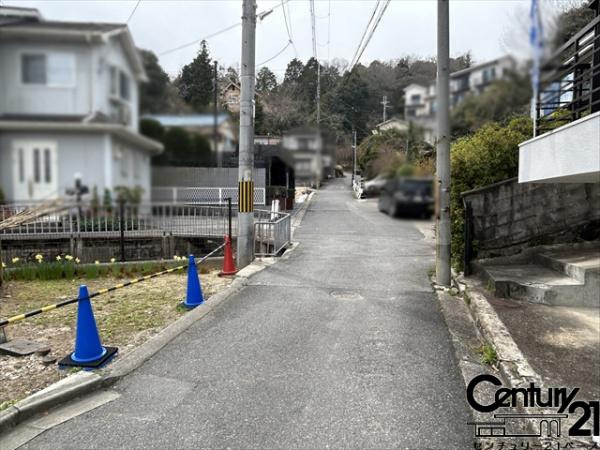 生駒市北新町　建築条件なし土地の前面道路含む現地写真|■現地撮影写真■スーパーまで徒歩７分程の便利な生活環境！