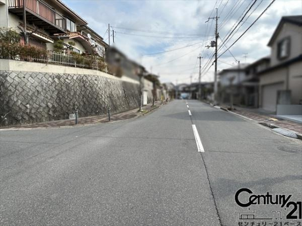 北葛城郡河合町広瀬台１丁目の売地の前面道路含む現地写真|■現地撮影写真■小中学校まで徒歩圏内！お子様にも嬉しい生活環境です！